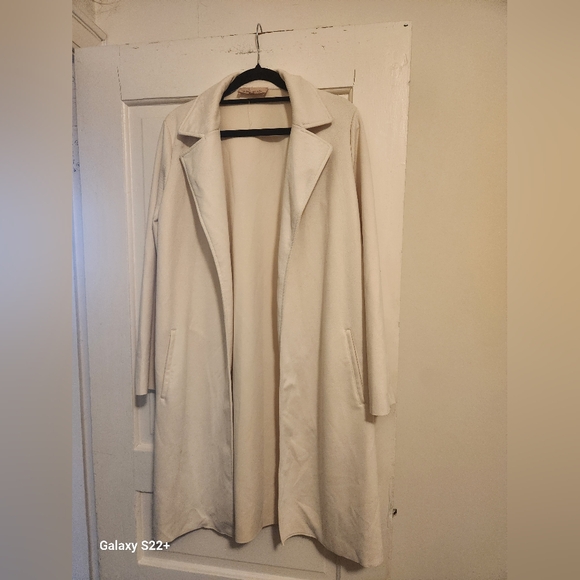 Gorgeous jacket - Picture 3 of 3